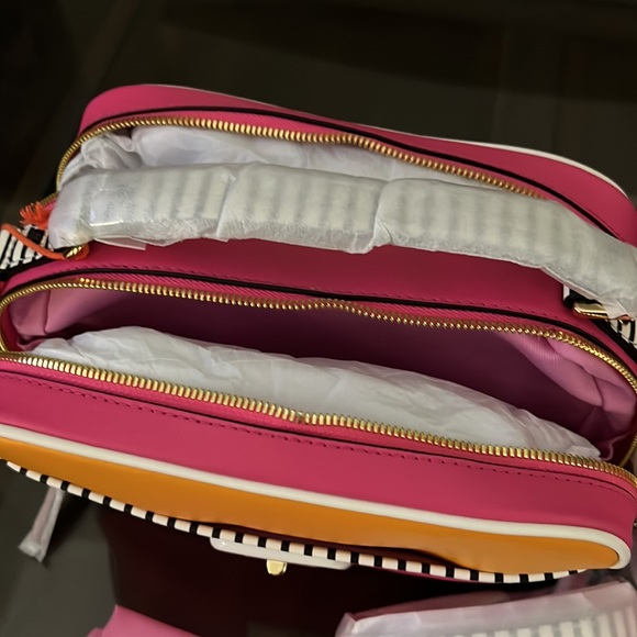 LDT
Jill Stripe Colorblock Lunchbox Crossbody Bag - Picture 10 of 14